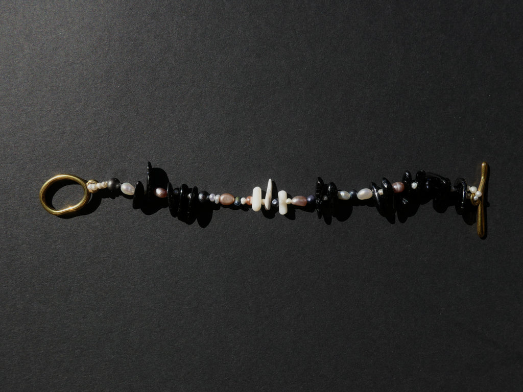 Black Pearl No. 2 Armband