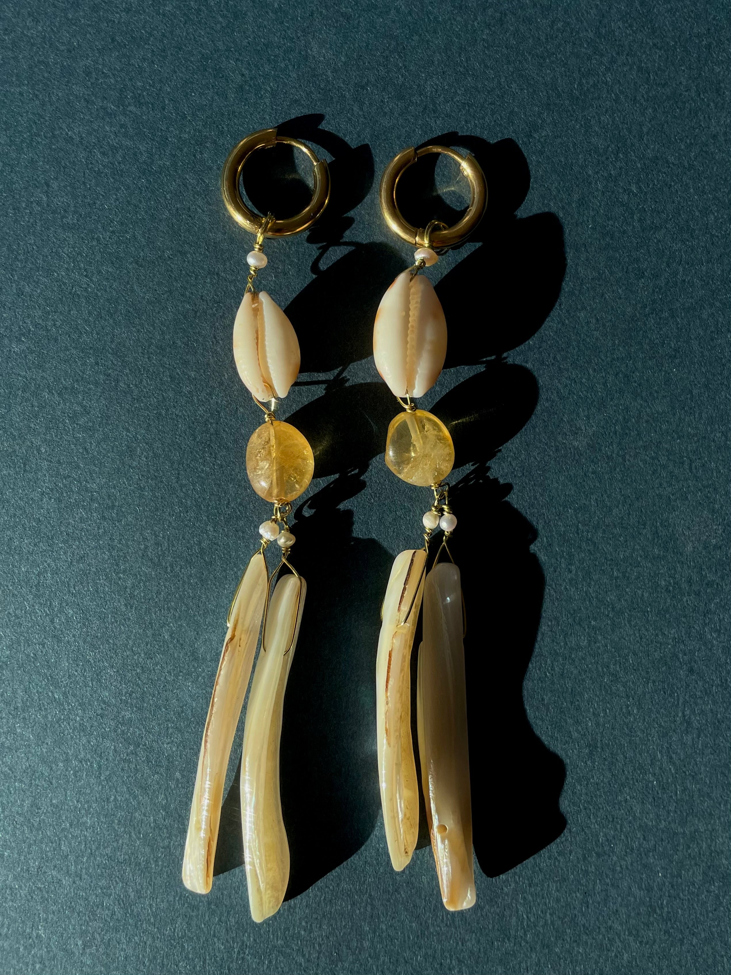 Kalia Muschelohrring