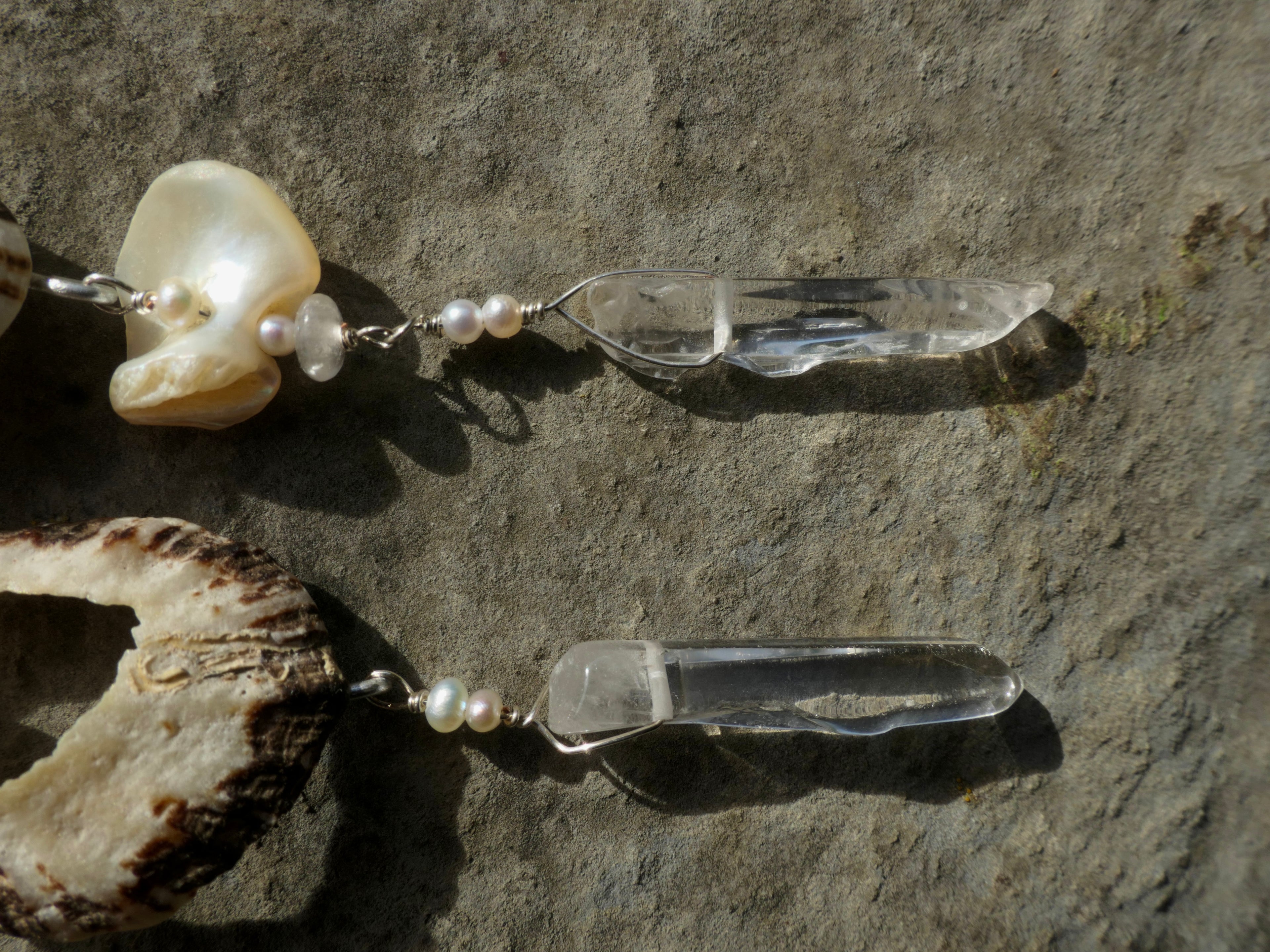 Onda Branca Muschelohrringe